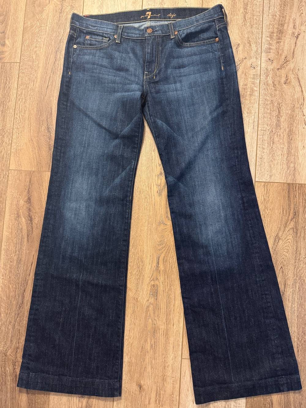 7 For All Mankind Dojo Jeans  | Lightly Distressed Low Rise Wide Leg | Sz 32